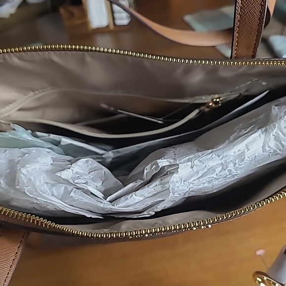 NEW Michael Kors Maddie 38H3GN2T2B MD EW Top Zip Tote BROWN/LUGGAGE $298 - Picture 12 of 15